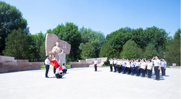 华体会手机网页版登录入口组织开展“践行八项规定 永葆清廉本色”主题党日活动